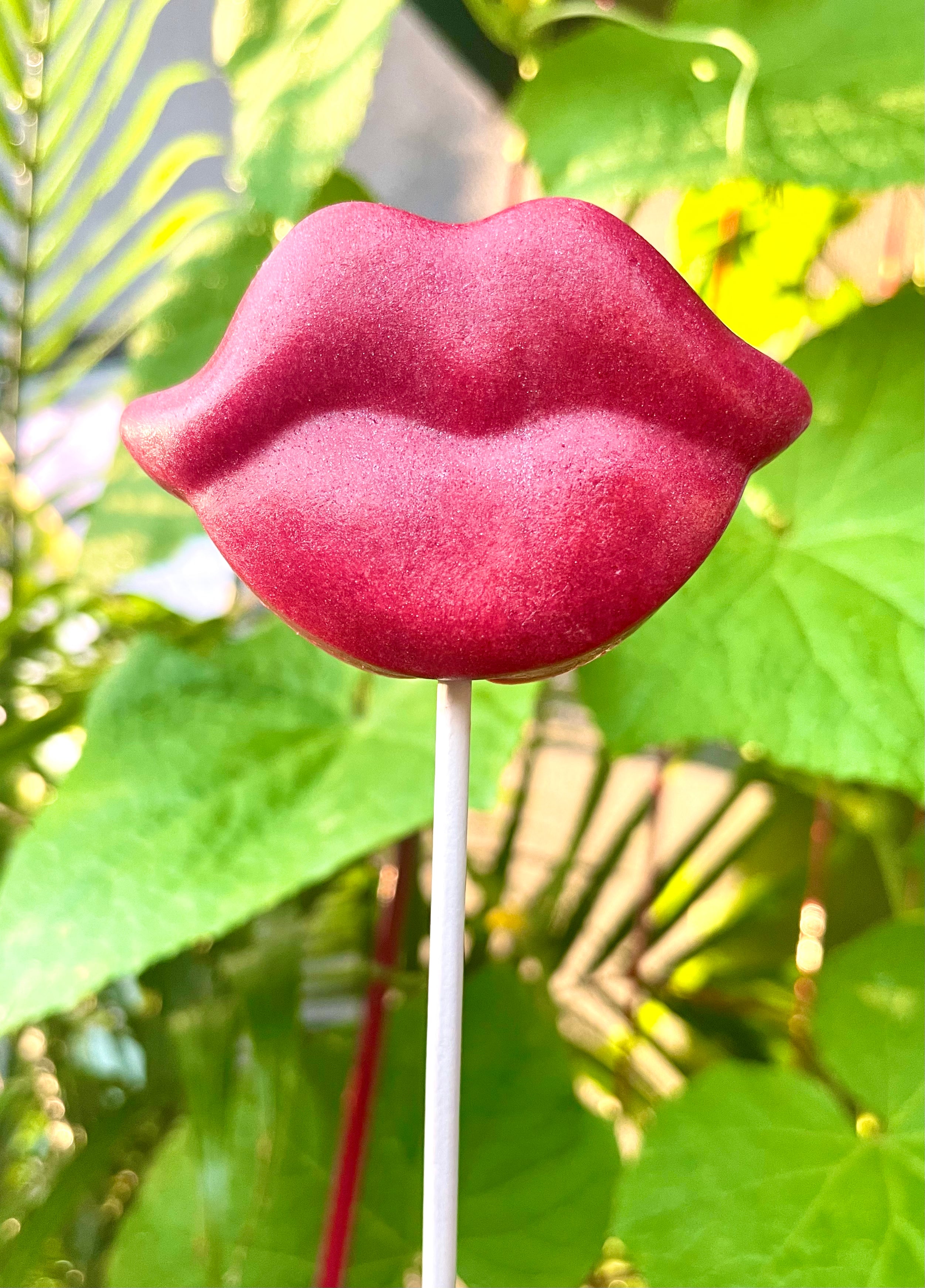 Kiss Lollipop Prop: Love Injection